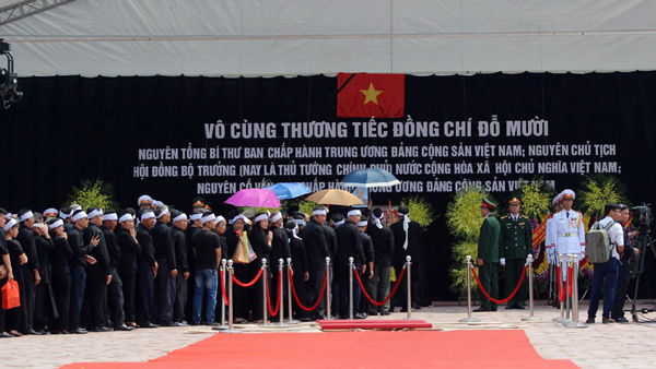 Lễ an táng nguyên Tổng bí thư Đỗ Mười tại quê nhà