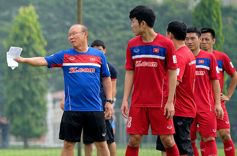 Công bố danh sách tuyển Việt Nam đi AFF Cup: HAGL buồn, Hà Nội vui