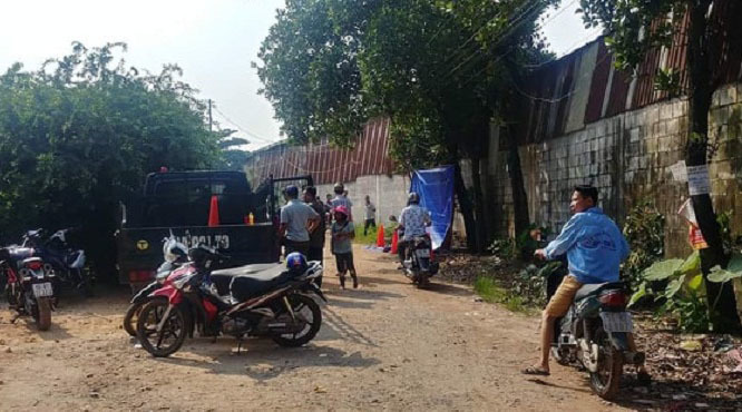 Người đàn ông chết treo cổ trên cây ven đường