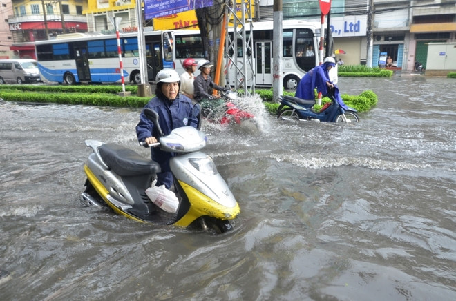 3 lưu ý giúp xe tay ga không chết máy mùa mưa