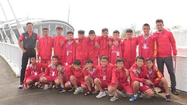 Cầu thủ ‘nhí’ Việt Nam tranh cup bóng đá Toyota quốc tế