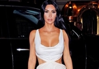 Kim Kardashian diện đầm hở táo bạo đến sự kiện thời trang