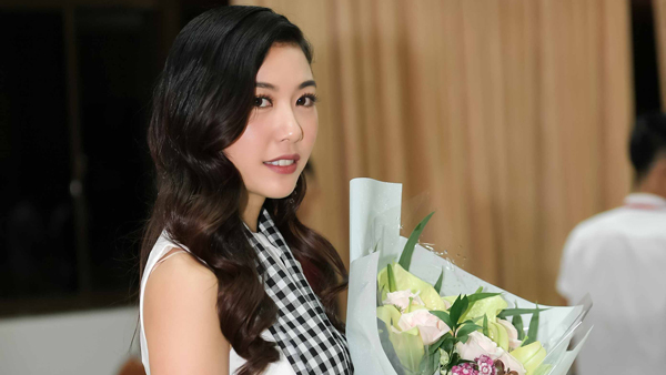 Cách Thúy Vân 'hot' hơn thay vì chạy theo thị phi