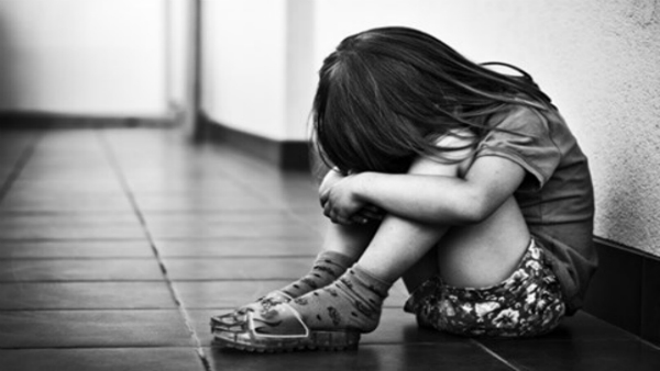 Tới nhà bạn nhậu, hiếp dâm cháu gái 5 tuổi