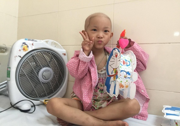 Mẹ đơn thân bất lực chứng kiến con hao mòn sự sống