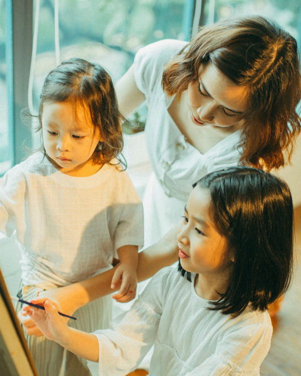 Sao Việt ngày 13/10: Nhã Phương khoe nhan sắc rạng rỡ sau kết hôn với Trường Giang