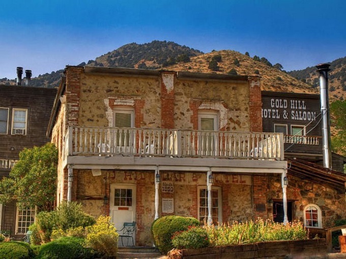 Khách sạn Gold Hill