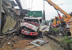 Xe container tông sập 6 nhà dân ở vùng ven Sài Gòn
