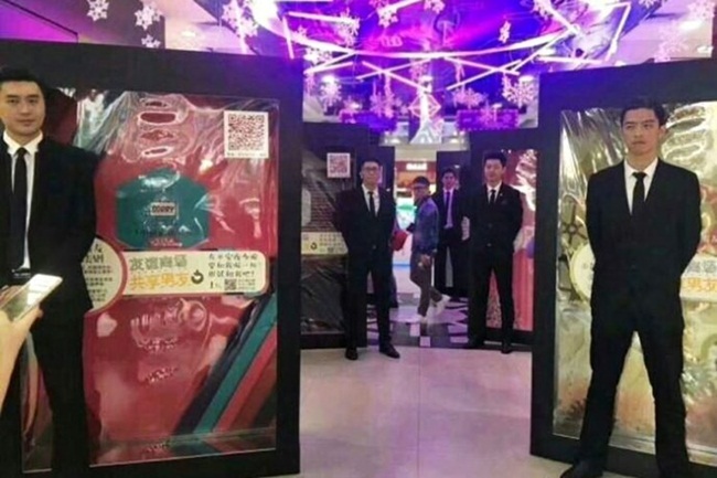 Mất 1 'cốc trà đá' thửa được trai đẹp đi mua sắm