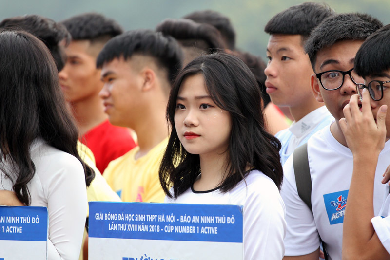Ngắm dàn nữ sinh xinh đẹp tại giải bóng đá PTTH Hà Nội