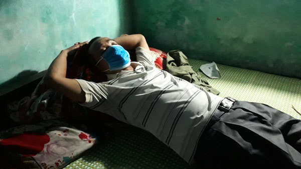 Đi ngủ cũng đeo khẩu trang vì bụi than nhà máy bia