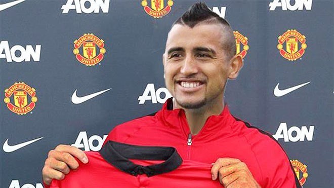 MU hoảng hồn, Mourinho đổi Pogba lấy Vidal