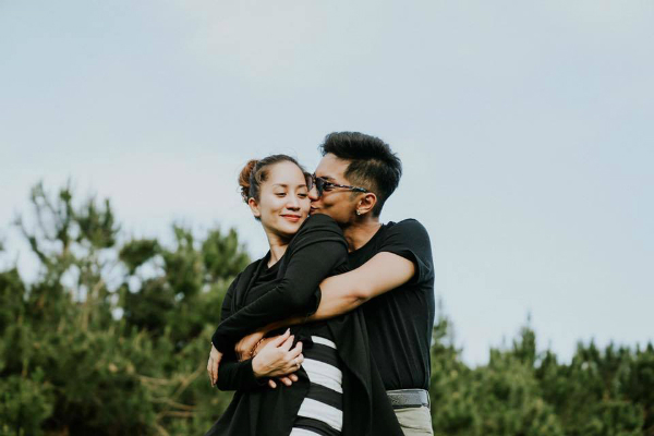 Sao Việt ngày 15/10: Phạm Hương khoe dáng thon gọn, đáp trả tin đồn có bầu