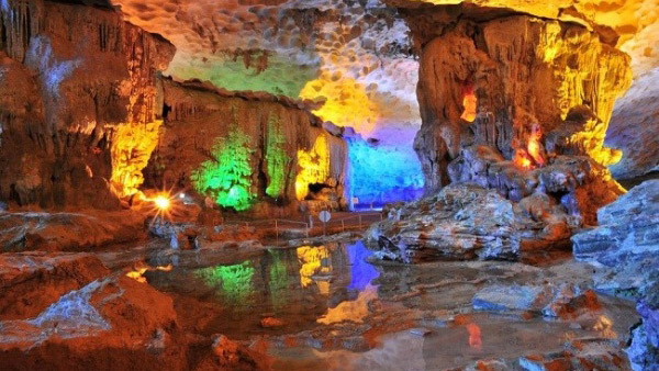 6 hang động đẹp thần tiên ở Hạ Long