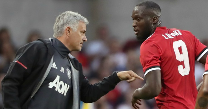 Lukaku bất mãn Mourinho