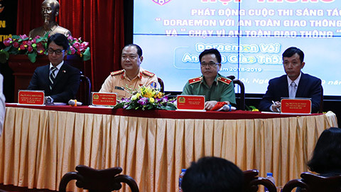 1.600 vận động viên chạy 'vì an toàn giao thông' ở hồ Hoàn Kiếm