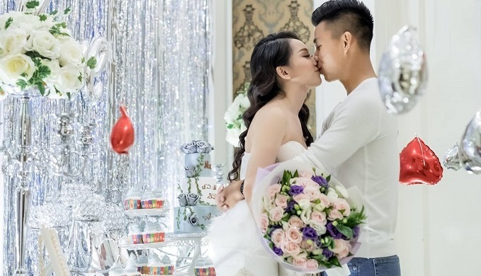 Cầu thủ Văn Thanh U23 kỷ niệm 3 năm hẹn hò với cô chủ spa phố núi