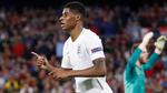 Juventus trả 65 triệu bảng mua Rashford, Barca "bắt cóc" Firmino