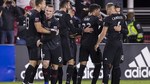 Rooney lập siêu phẩm sút phạt trên đất Mỹ
