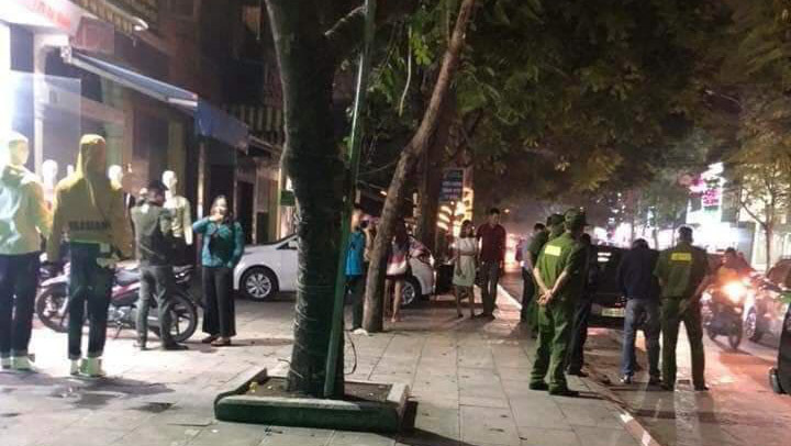 Chém nhau loạn xạ trong bệnh viện, công an nổ súng trấn áp