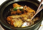 Báo nước ngoài giới thiệu cá kho tộ Việt Nam nằm trong các món hải sản đáng để thử