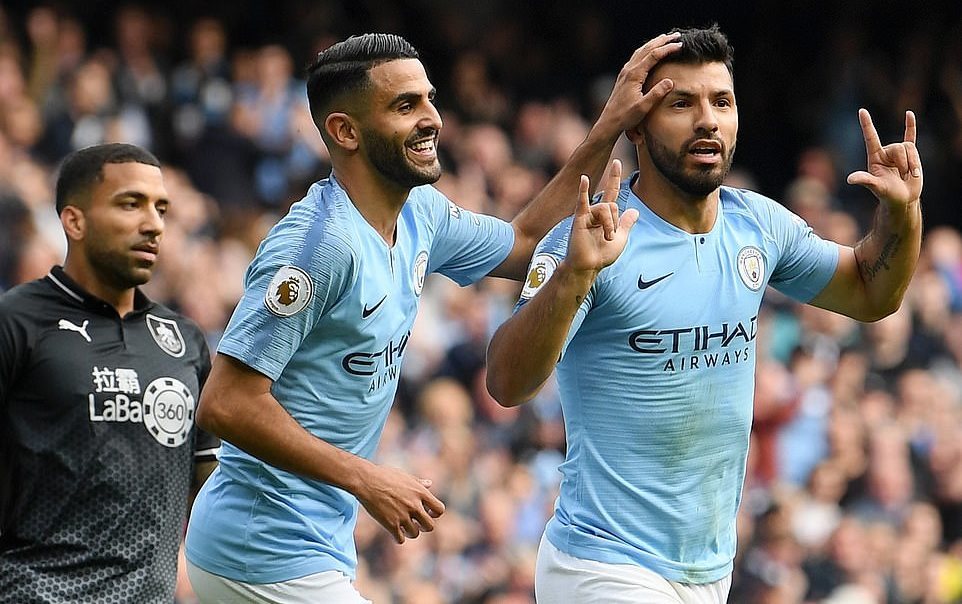 Thắng hoành tráng, Man City độc chiếm ngôi đầu