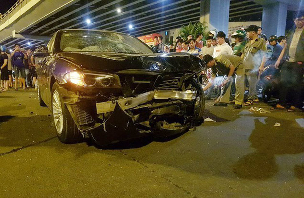Hiện trường người và xe nằm la liệt sau cú tông của nữ tài xế BMW