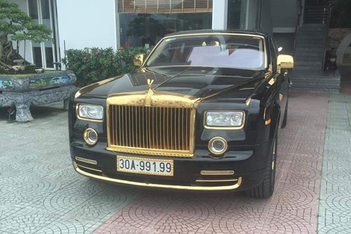 Ngắm hàng hiếm RollsRoyce Phantom phiên bản Rồng vàng 15 tỷ CafeAutoVn