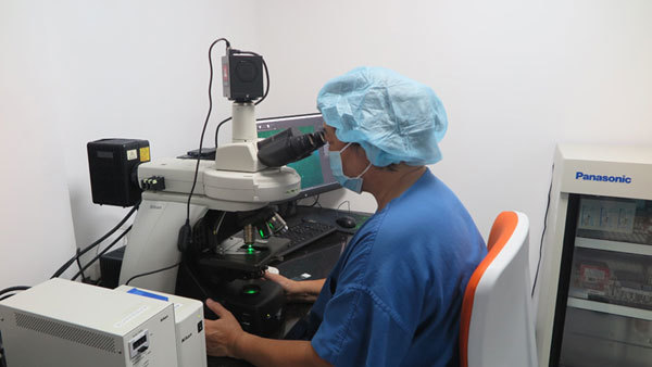 Kỳ tích vợ mang thai từ người chồng không có tinh trùng