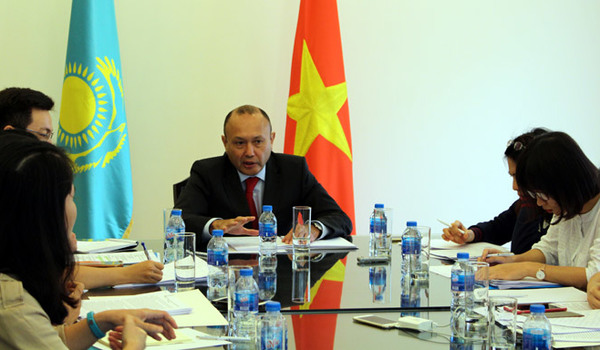 Kazakhstan muốn đẩy mạnh hợp tác thương mại với VN