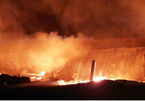 Cháy lớn ở ‘thủ phủ’ nghề mộc, lửa bao trùm cả một vùng