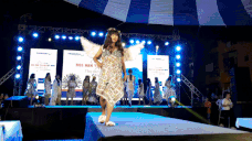 Sinh viên “hô biến” phế thải y tế thành những bộ trang phục lộng lẫy