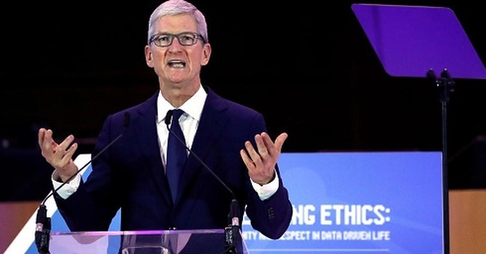 CEO Apple chỉ trích Facebook và Google xâm phạm dữ liệu người dùng