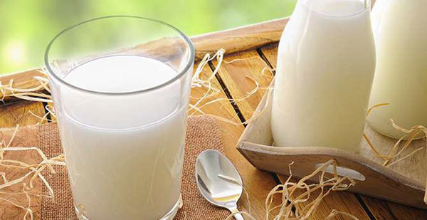 Sữa ngoại và sữa nội - mẹ Việt lựa chọn gì?