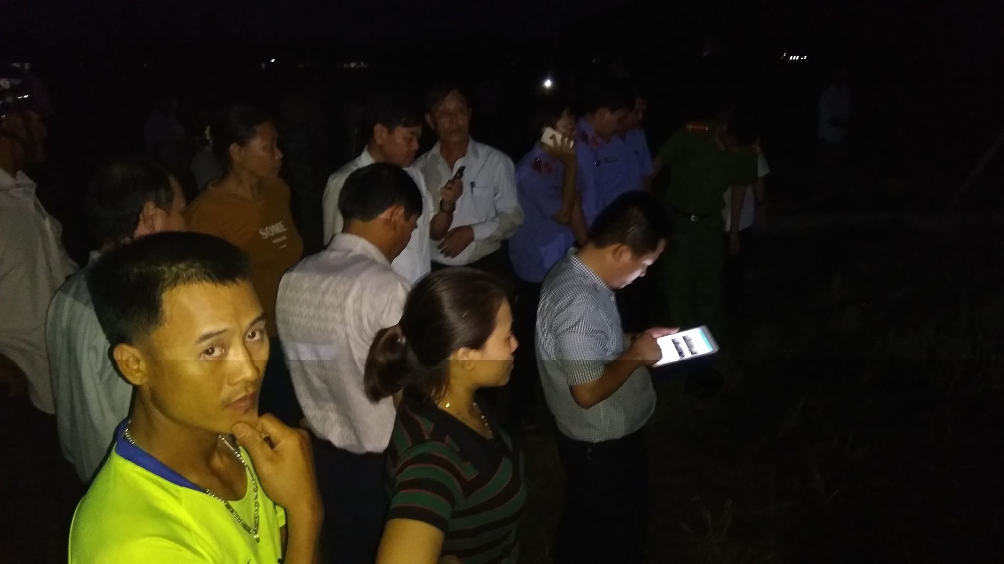Hà Tĩnh: 4 người bị điện giật tử vong trên cánh đồng