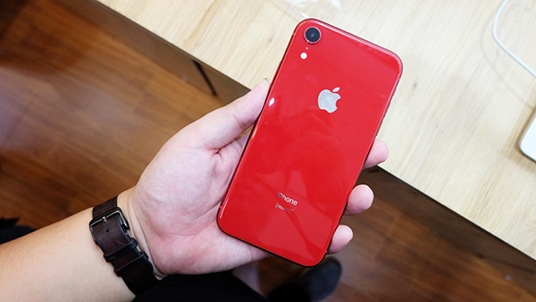 Mở hộp iPhone Xr mới về Việt Nam giá 23 triệu đồng