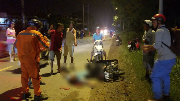 Tông xe kinh hoàng trước cơ sở cai nghiện, 2 người thương vong