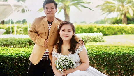 Chàng trai miền Tây 1,2m nuôi vợ 1,6m học bác sĩ đa khoa