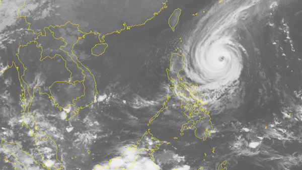 Dự báo thời tiết 29/10: Siêu bão Yutu di chuyển nhanh về phía Biển Đông