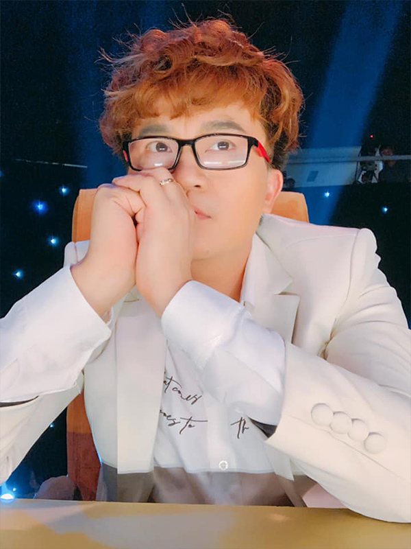 Sao Việt ngày 29/10: Tung ảnh gợi cảm, Bích Phương vấp phải ý kiến trái chiều