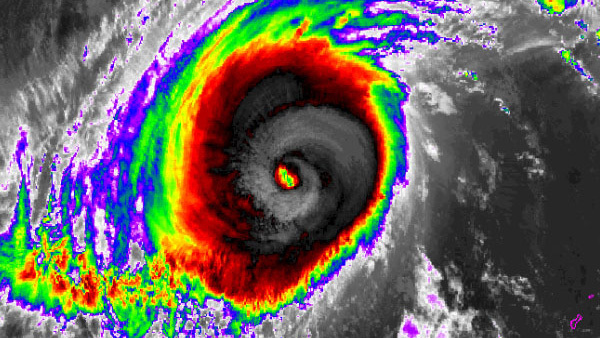 Siêu bão Yutu: Đông Bắc Biển Đông biển động dữ dội