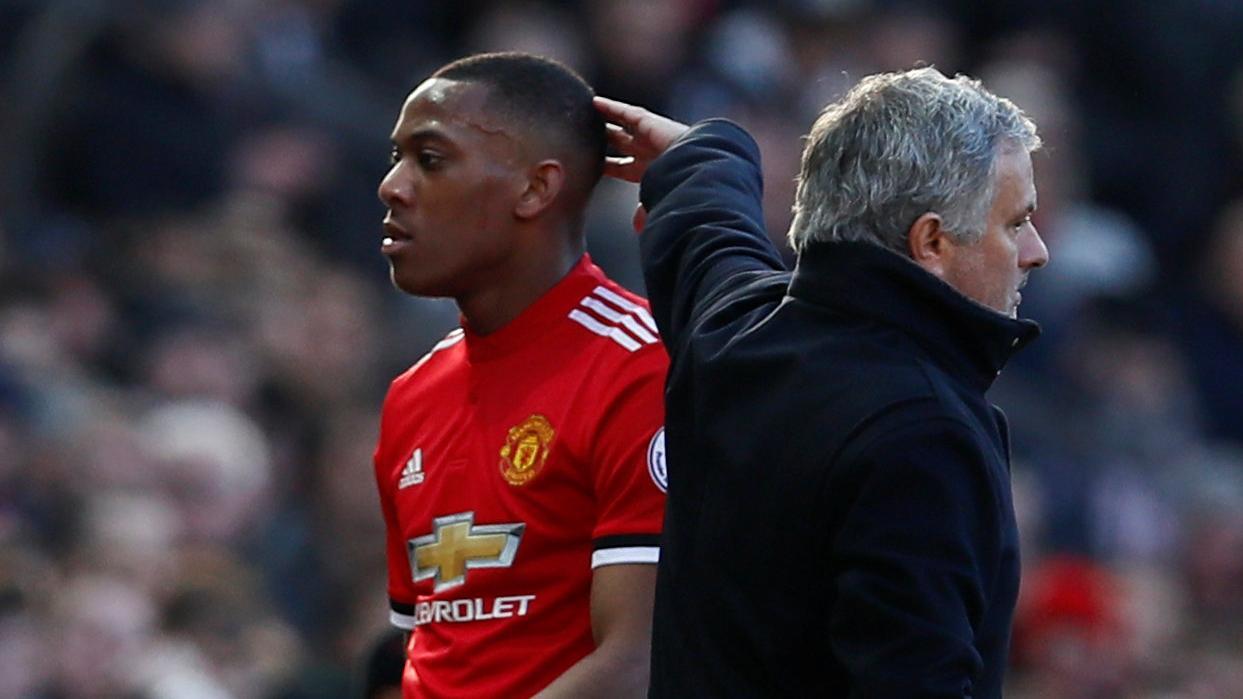 MU sống tạm: Martial cứu Mourinho đến bao giờ?