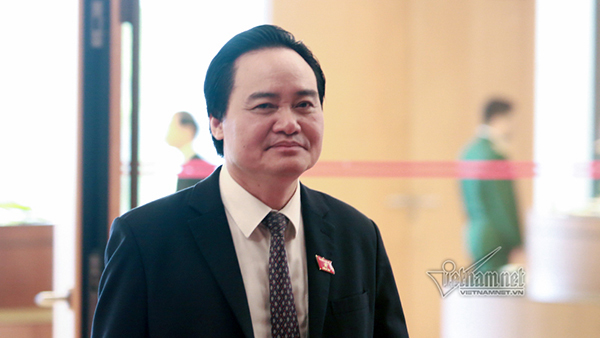 Đuổi học SV hoạt động mại dâm: Bộ trưởng GD nói sai thì phải sửa