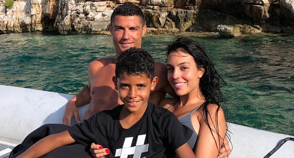 Sang Juventus, Ronaldo lại vừa làm điều