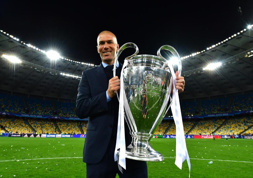 Cầu thủ Real Madrid nổi hứng kêu gọi Zidane tái xuất