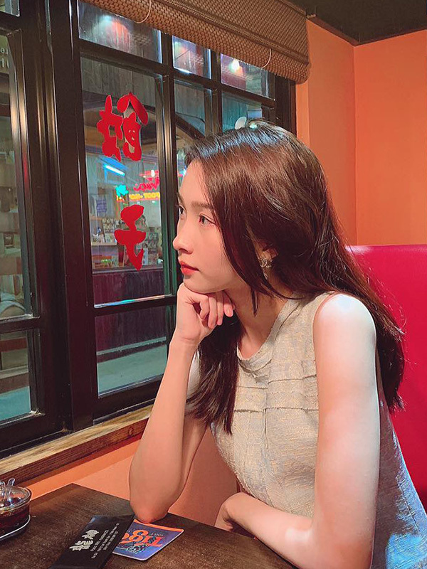 Sao Việt ngày 31/10: Hương Giang đính chính tin đồn được cầu hôn