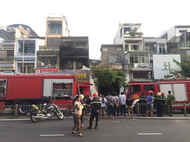Quán bar mới khai trương ở Sài Gòn cháy ngùn ngụt trong đêm