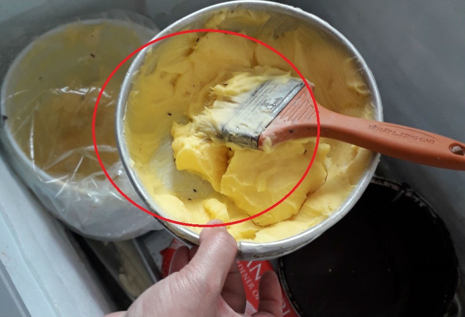 Ớn lạnh thứ trong khay chứa bơ ở công ty cấp bánh mì vụ 55 người ngộ độc