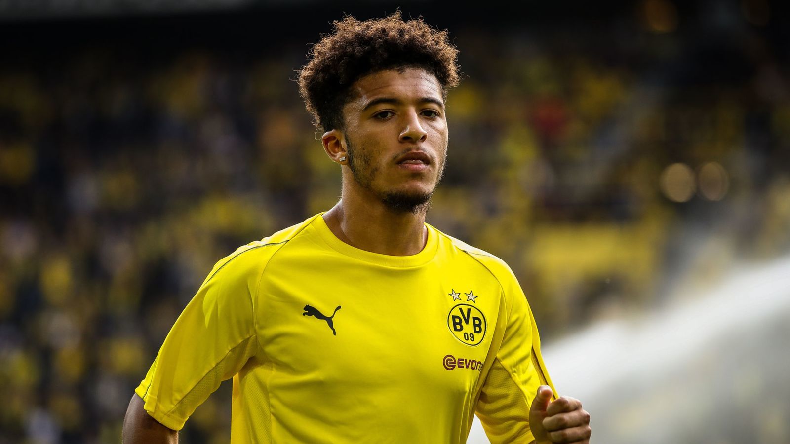 MU muốn có Jadon Sancho, Juventus lôi kéo Rakitic