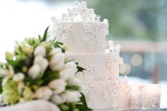 '9 năm bên nhau, giờ tôi nghi ngờ anh ấy là người đồng tính'